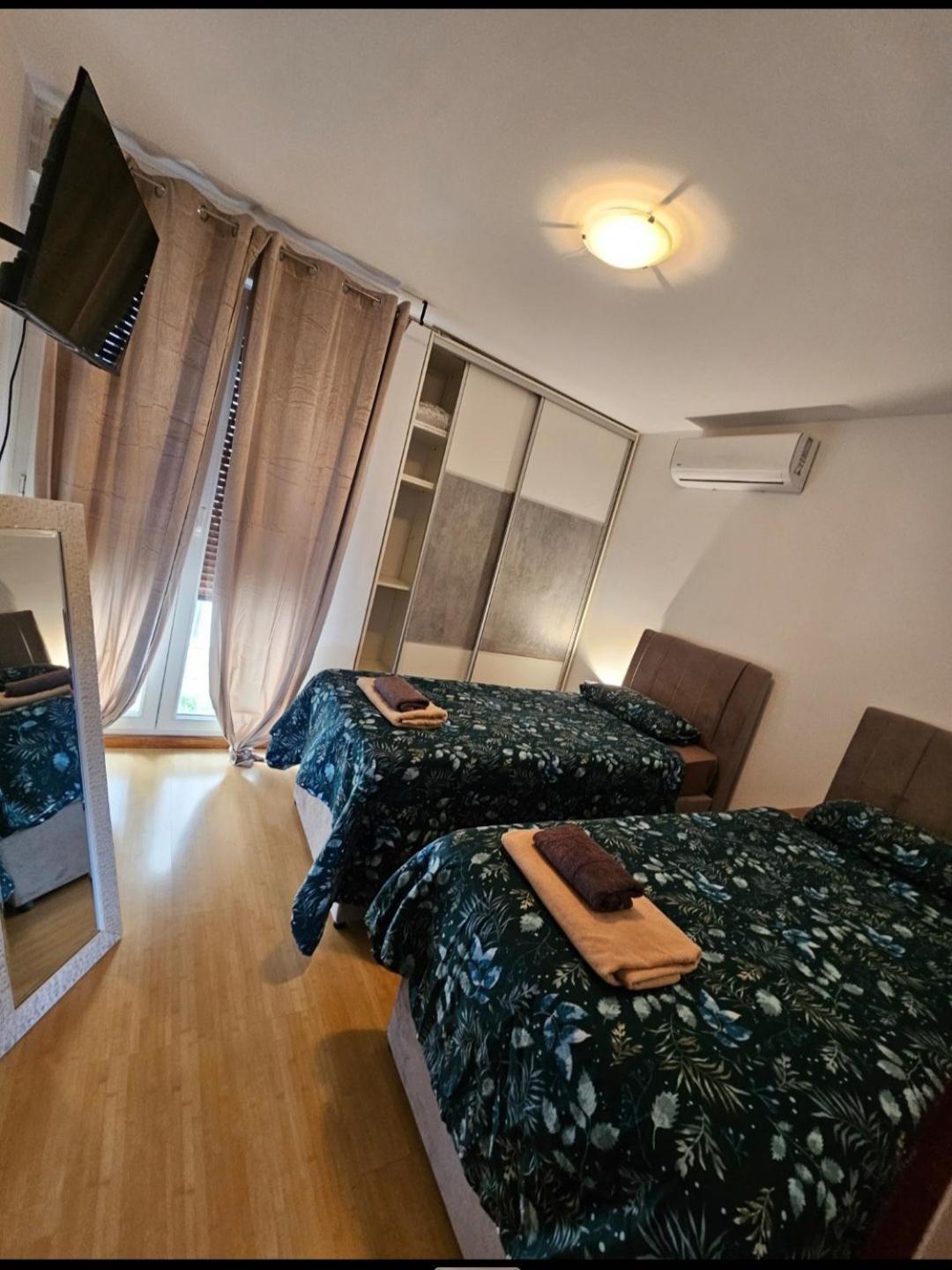 Beautiful Apartment, Close To *