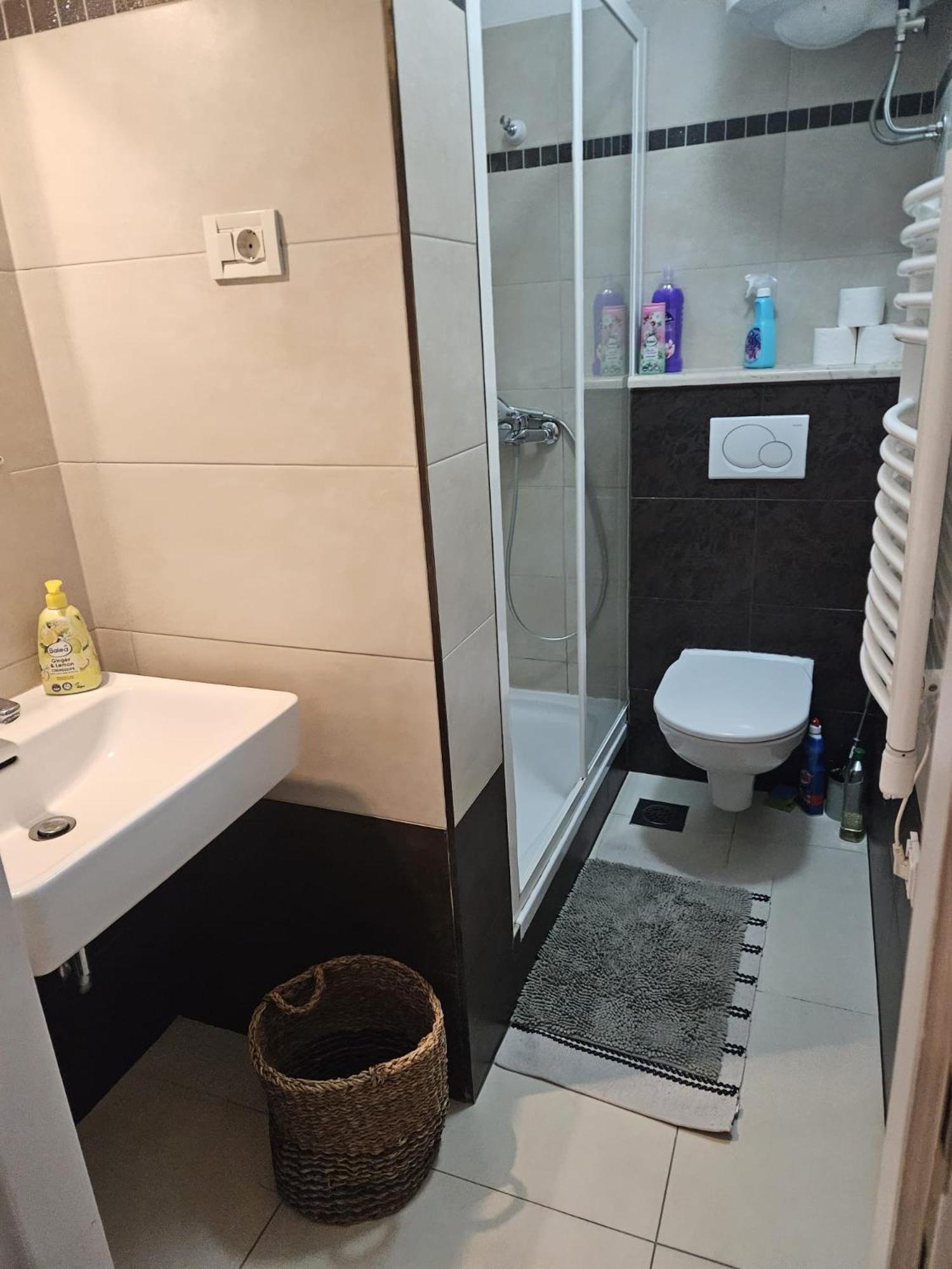 Beautiful Apartment, Close To Apartment